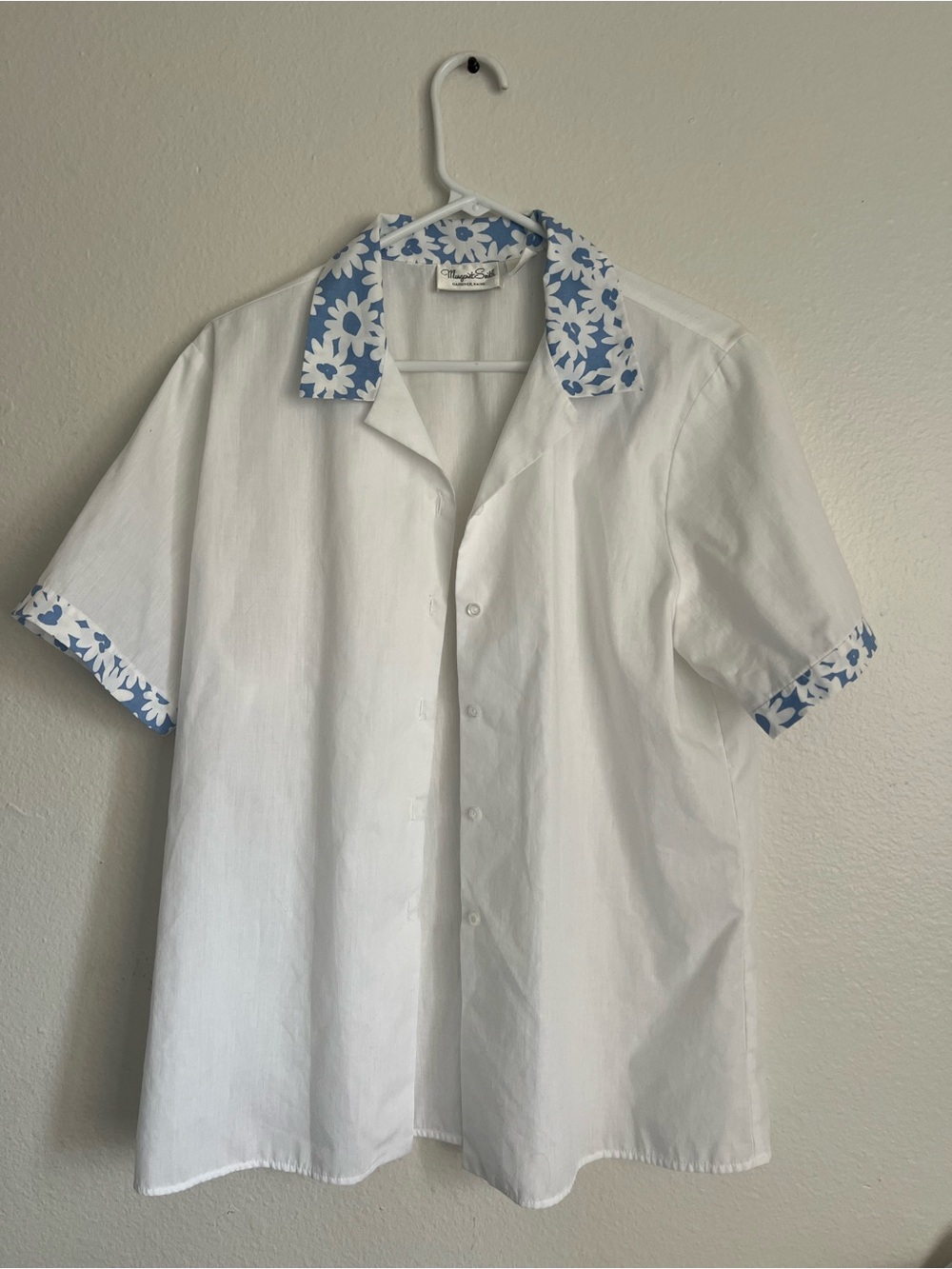 Margaret Smith White Short-Sleeve Button-Up Shirt with Blue Floral Trim